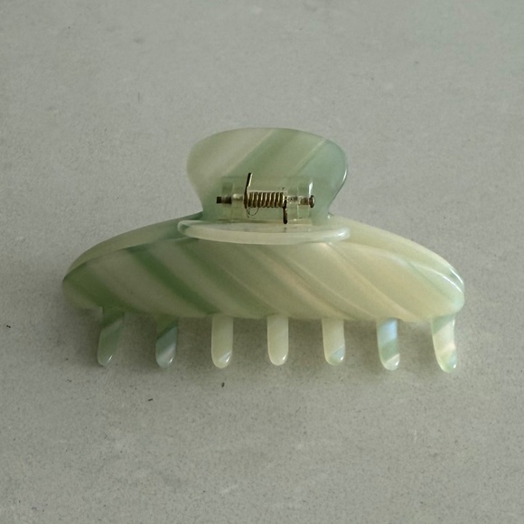 Emi Jay Big Effing Clip - Pastel Green with White Swirl - Picture 2 of 3